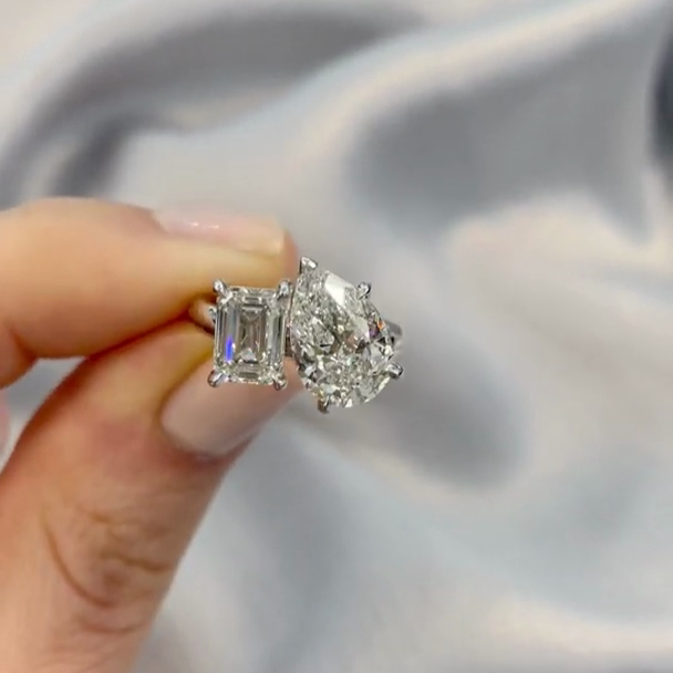 Pear & Emerald 3.00tcw Lab Diamond Toi et Moi Engagement Ring | IGI Certified | 14k/18k Gold