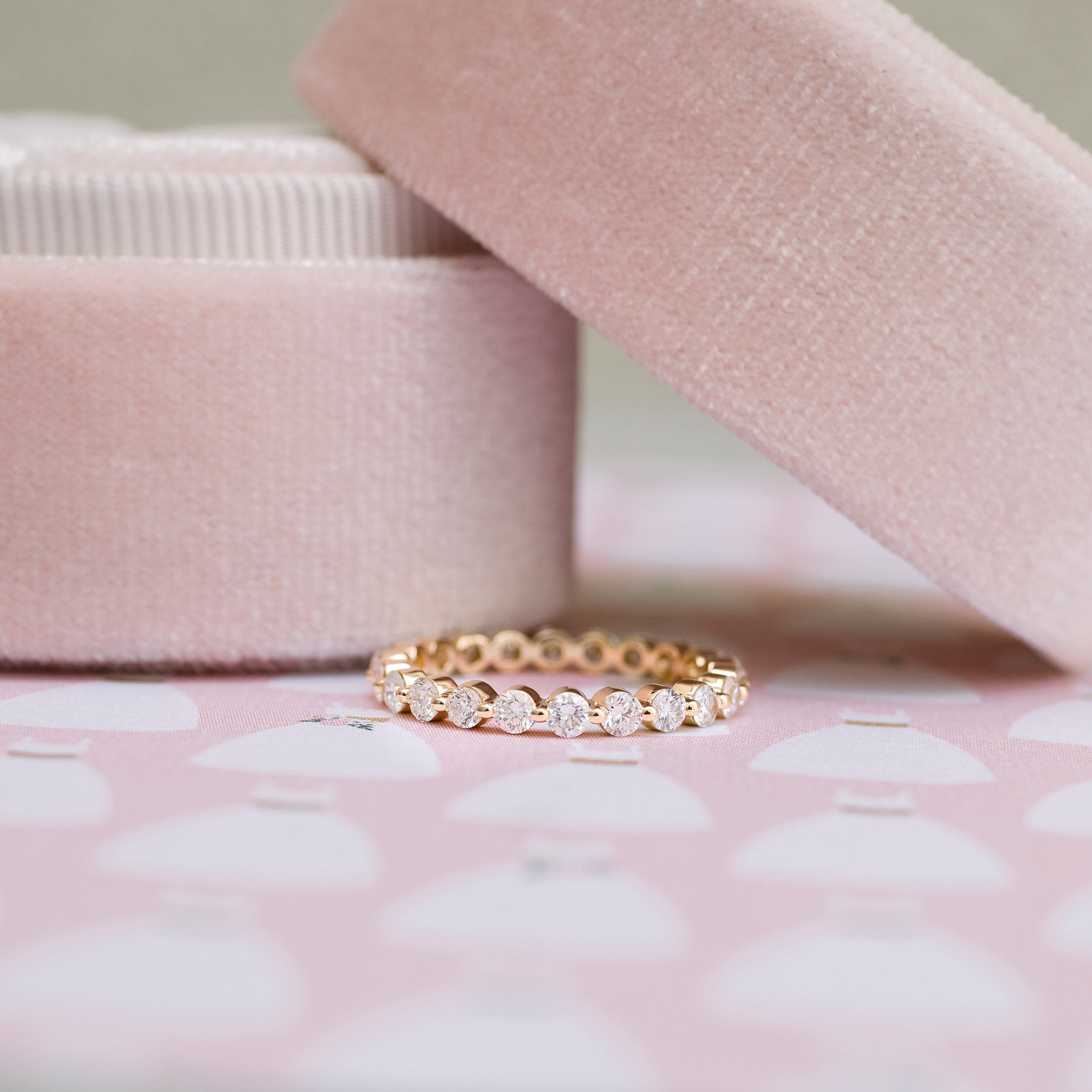 Lab Grown Diamond Eternity Band in Shared Prong Setting – IGI Certified, VS Clarity
