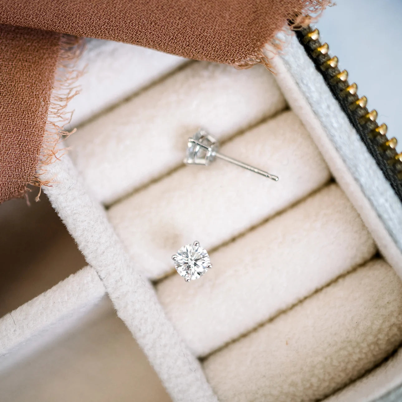 #Color_White Gold_0.7tcw