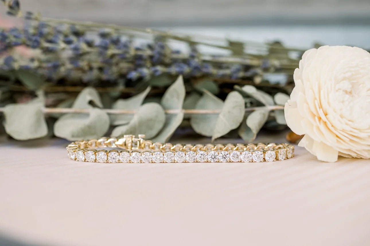 #Color_Yellow Gold_10.5tcw